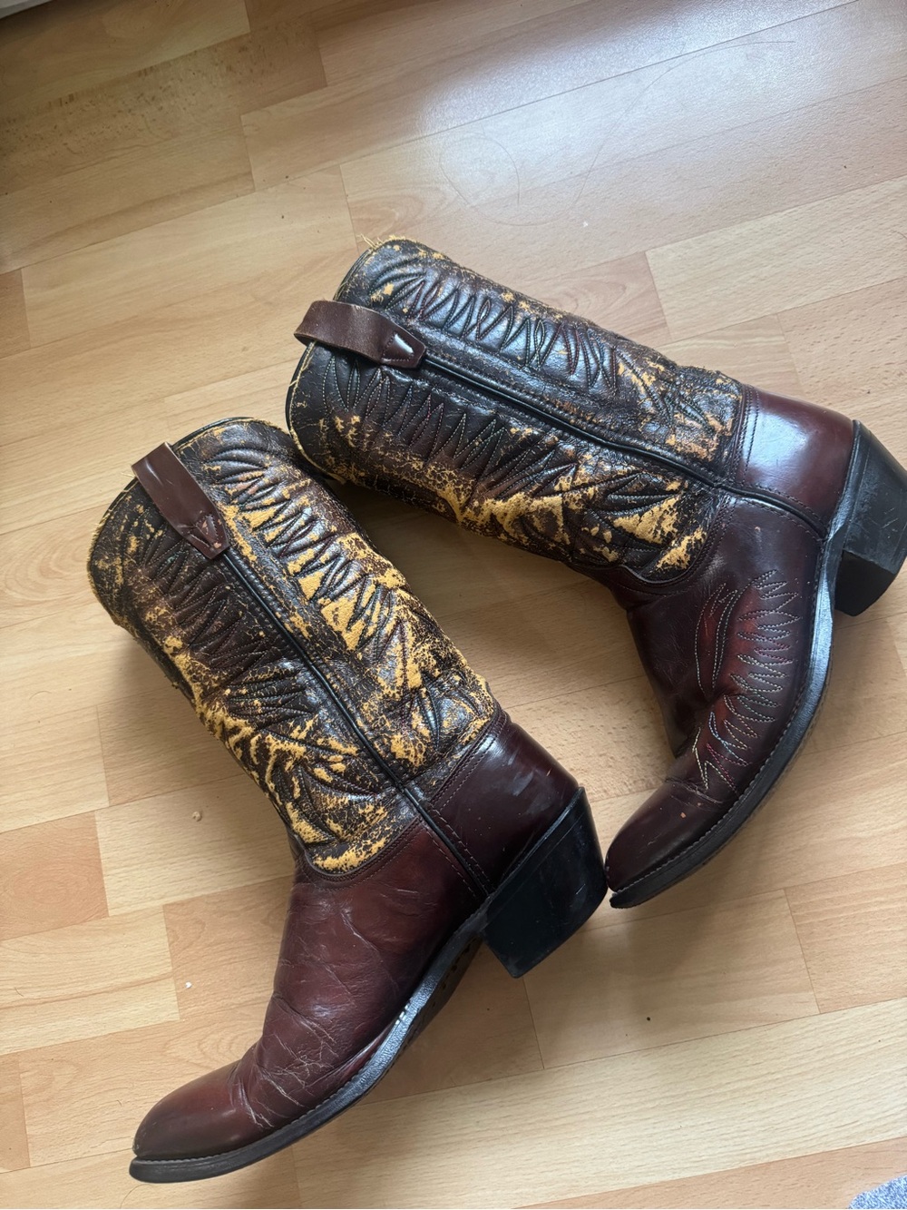Wrangler Brown and Yellow Distressed Western Cowboy Boots - Men